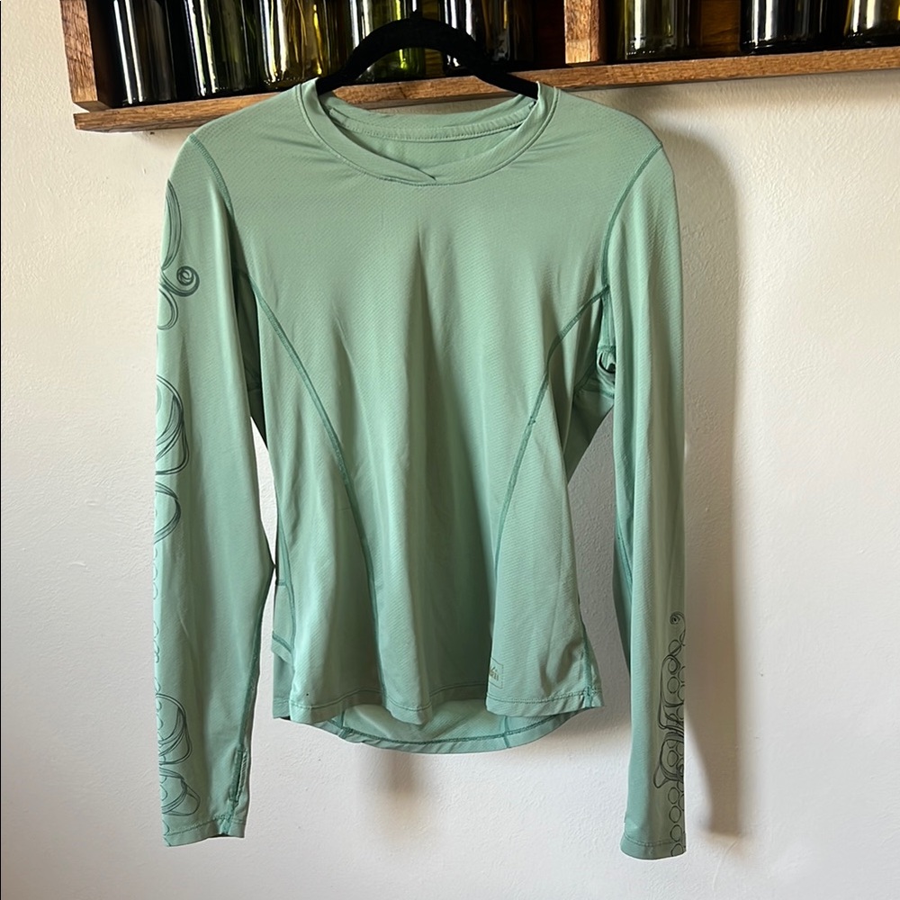 Green Long Sleeve Athletic Top